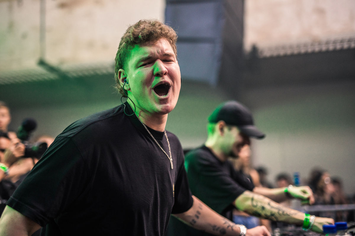 Loading... just a sec